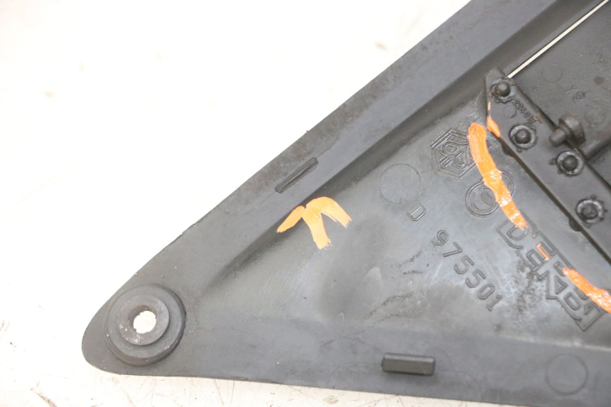 photo de DESTRA GRIGLIA RADIATORE GILERA NEXUS 125 (2009 - 2013) - Altra angolazione