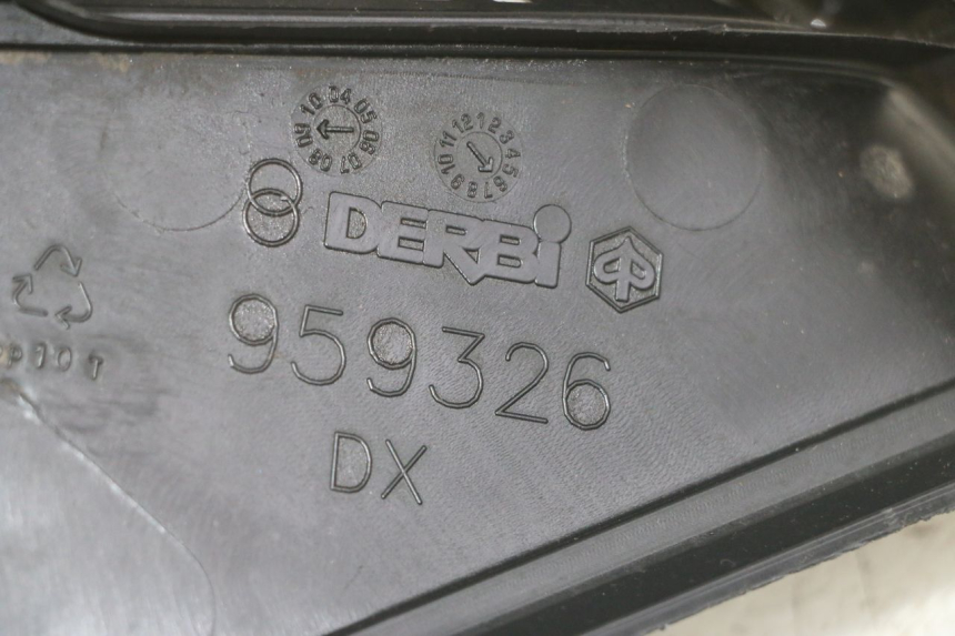 photo de DESTRA GRIGLIA RADIATORE PIAGGIO NRG POWER PUREJET 50 (2018 - 2021) - Zoom sullo stato d'uso