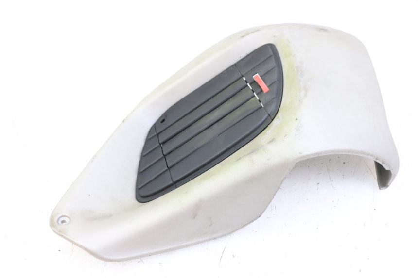 photo de DESTRA GRIGLIA RADIATORE GILERA RUNNER LC 50 (1997 - 1998) - Primo piano tecnico