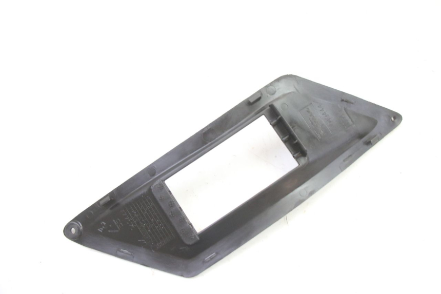 photo de DESTRA GRIGLIA RADIATORE GILERA RUNNER SP 50 (2006 - 2008) - Zoom sullo stato d'uso