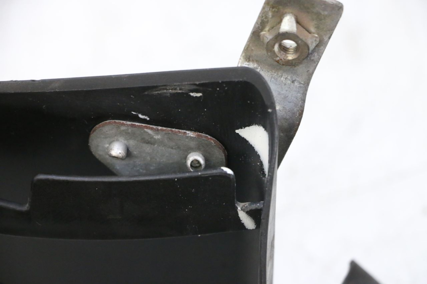 photo de DESTRA GRIGLIA RADIATORE PIAGGIO VESPA GTS SUPER IE 125 (2009 - 2016) - Dettaglio del componente