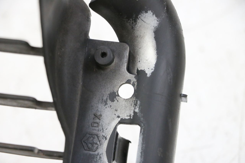 photo de DESTRA GRIGLIA RADIATORE PIAGGIO VESPA GTS SUPER IE 125 (2009 - 2016) - Zoom sullo stato d'uso