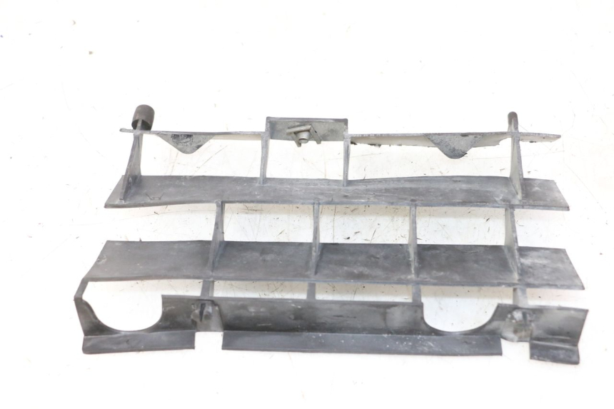 photo de GRIGLIA RADIATORE APRILIA ETX 125 (1998 - 2002) - Dettaglio del componente