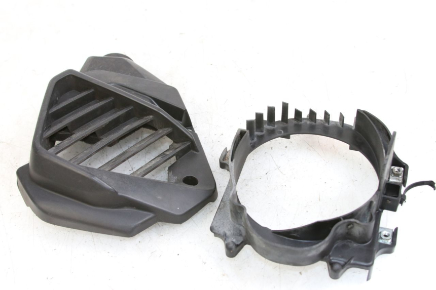 photo de GRIGLIA RADIATORE HONDA FORZA 125 (2015 - 2016) - Primo piano tecnico