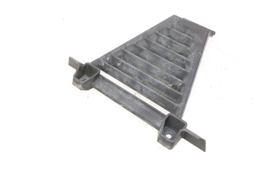 photo de GRIGLIA RADIATORE BMW G310 R 310 (2016 - 2020) - Zoom sullo stato d'uso