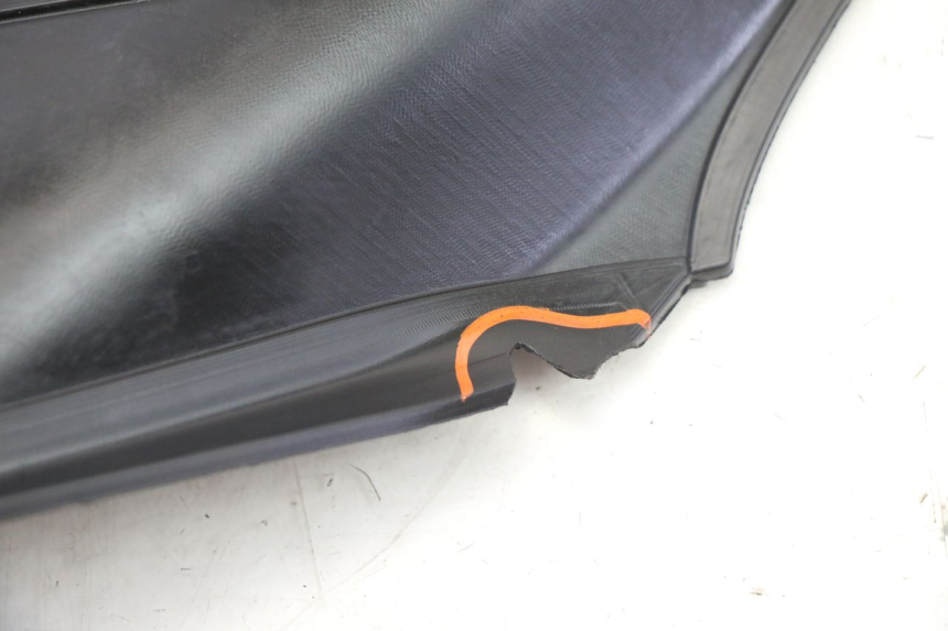 photo de SINISTRA GRIGLIA RADIATORE PIAGGIO NRG POWER PUREJET 50 (2018 - 2021) - Primo piano tecnico