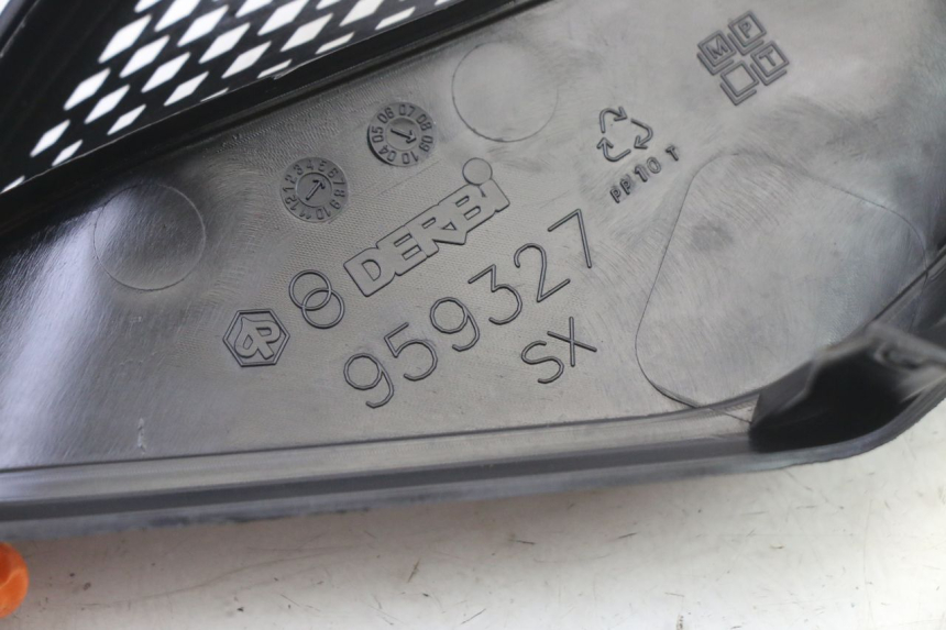 photo de SINISTRA GRIGLIA RADIATORE PIAGGIO NRG POWER PUREJET 50 (2018 - 2021) - Dettagli dei punti di fissaggio