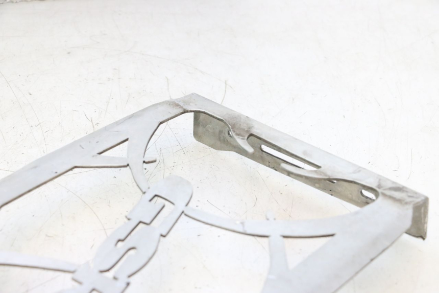 photo de GRIGLIA RADIATORE SUZUKI GSR 600 (2005 - 2012) - Caratteristiche distintive