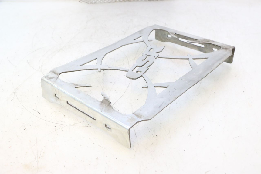 photo de GRIGLIA RADIATORE SUZUKI GSR 600 (2005 - 2012) - Stato della superficie e materiale