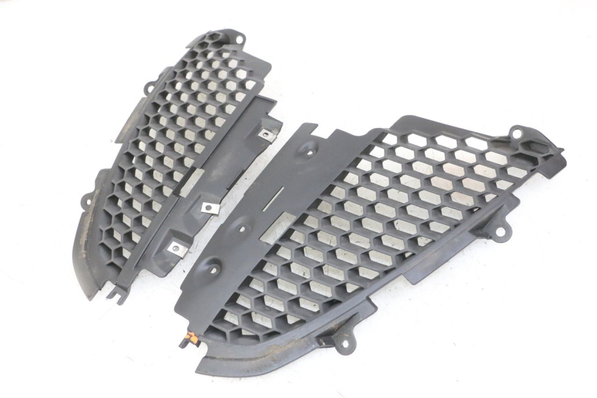 photo de GRIGLIA RADIATORE PIAGGIO IE MP3 YOURBAN 300 (2011 - 2016) - Vista d'insieme del prodotto