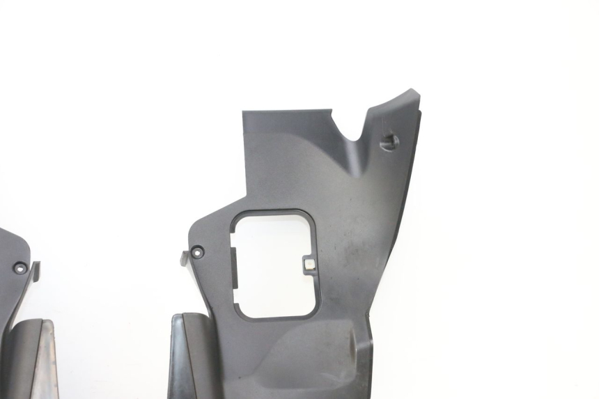 photo de GRIGLIA RADIATORE PIAGGIO MP3 HPE 300 (2019 - 2026) - Marcature e riferimenti originali