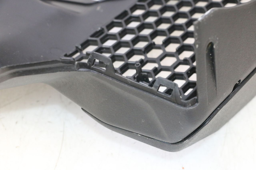 photo de GRIGLIA RADIATORE PIAGGIO MP3 HPE 530 (2022 - 2026) - Altra angolazione