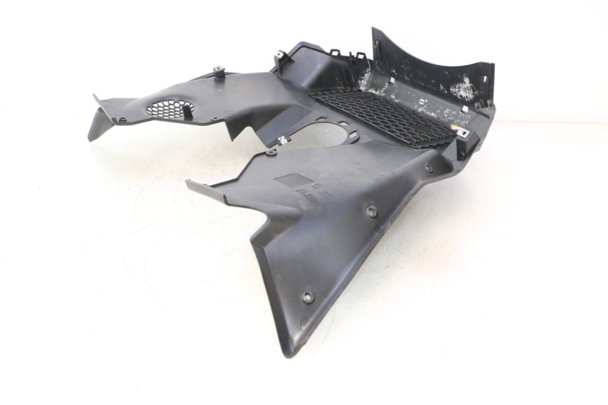 photo de GRIGLIA RADIATORE PIAGGIO MP3 HPE 530 (2022 - 2026) - Primo piano tecnico
