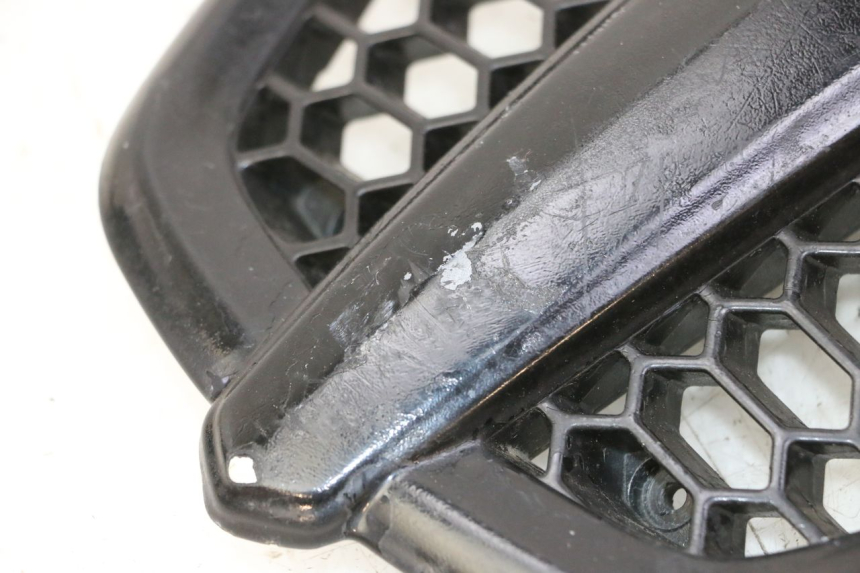 photo de GRIGLIA RADIATORE PIAGGIO MP3 500 (2011 - 2015) - Stato della superficie e materiale