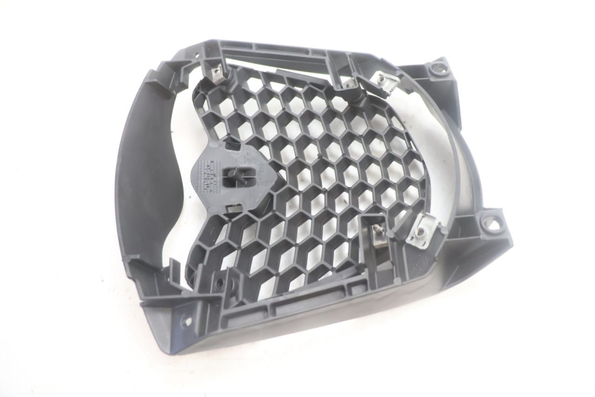 photo de GRIGLIA RADIATORE PIAGGIO MP3 500 (2016 - 2018) - Primo piano tecnico