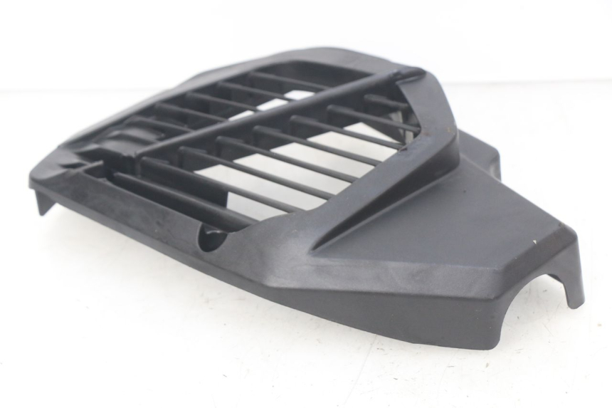 photo de Griglia del radiatore HONDA PCX (JF57/JF64) 125 (2014 - 2018) - Altra angolazione