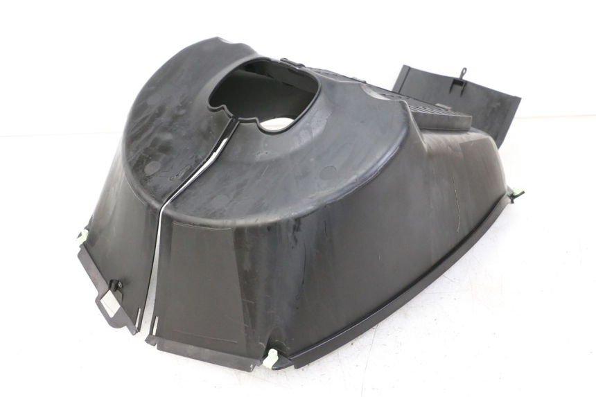 photo de GRIGLIA RADIATORE PEUGEOT SATELIS COMPRESSOR K15 125 (2006 - 2009) - Primo piano tecnico