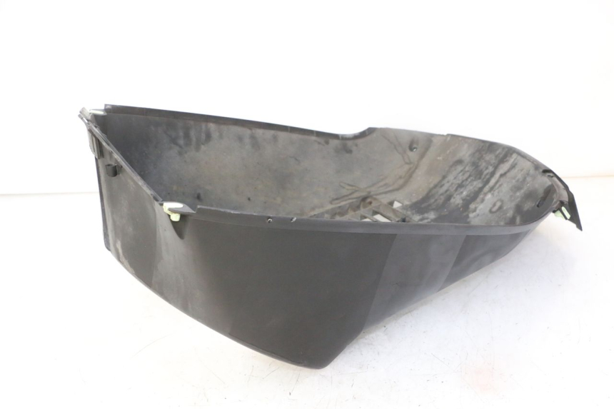 photo de Griglia del radiatore PEUGEOT SATELIS 125 (2013 - 2018) - Dettagli dei punti di fissaggio