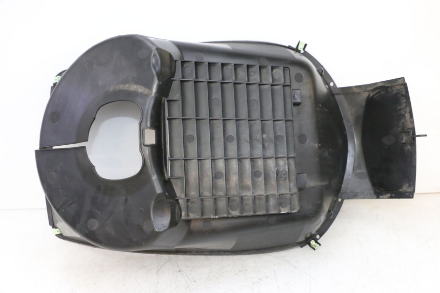 photo de Griglia del radiatore PEUGEOT SATELIS 125 (2013 - 2018) - Dettaglio del componente