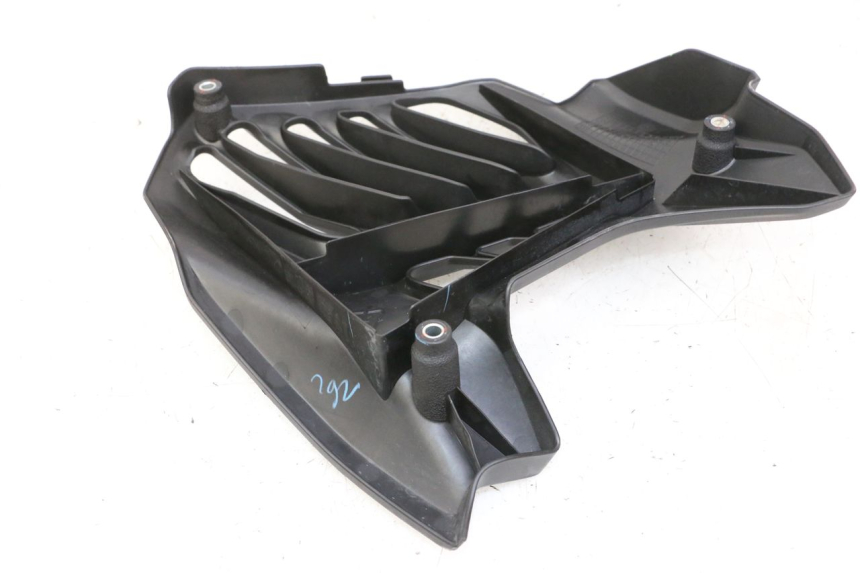 photo de GRIGLIA RADIATORE YAMAHA XMAX X-MAX 125 (2021 - 2025) - Zoom sullo stato d'uso