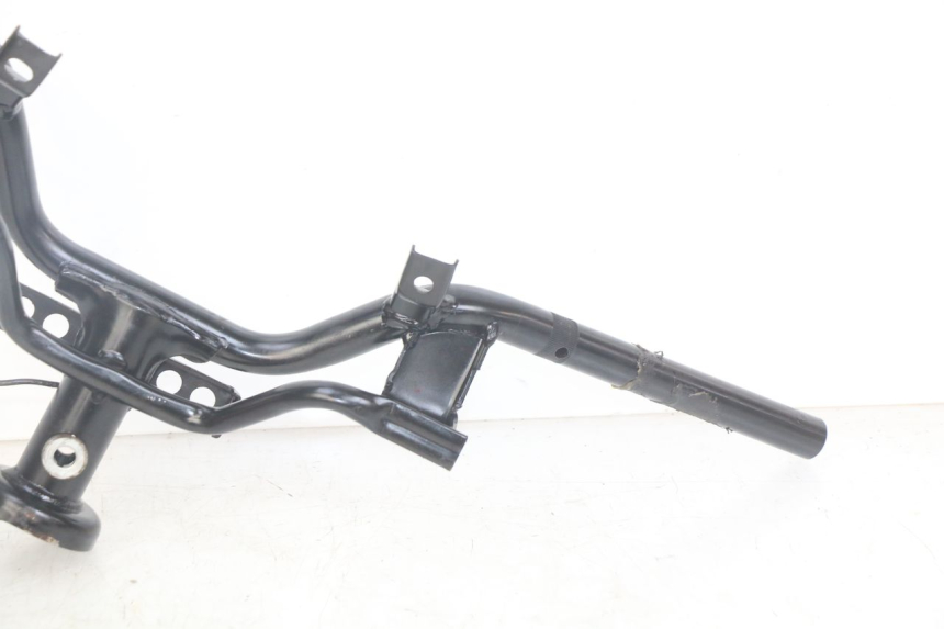 photo de MANUBRIO KYMCO AGILITY 16+ 4T 50 (2018 - 2023) - Dettagli dei punti di fissaggio