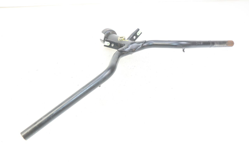 photo de MANUBRIO PEUGEOT CITYSTAR 2T 50 (2018 - 2021) - Dettagli dei punti di fissaggio