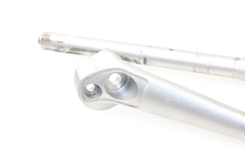 photo de MANUBRIO YAMAHA FJR ABS 1300 (2006 - 2012) - Dettagli dei punti di fissaggio