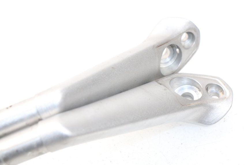 photo de MANUBRIO YAMAHA FJR ABS 1300 (2006 - 2012) - Zoom sullo stato d'uso