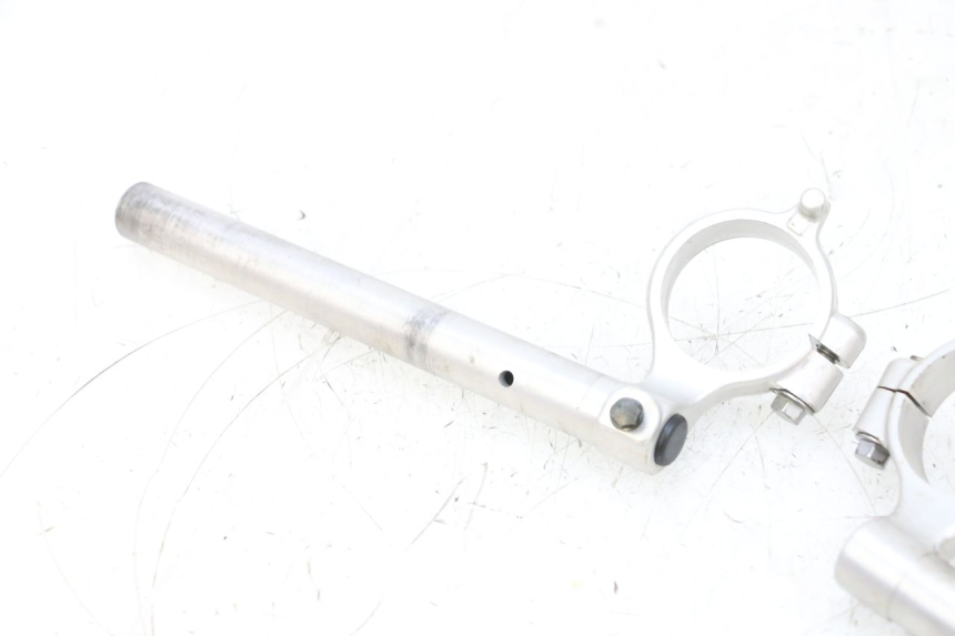 photo de MANUBRIO SUZUKI GSXR GSX-R 1000 (2003 - 2004) - Stato della superficie e materiale