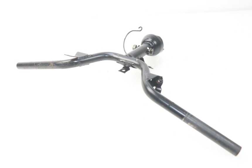 photo de MANUBRIO PEUGEOT KISBEE 2T 50 (2010 - 2017) - Zoom sullo stato d'uso