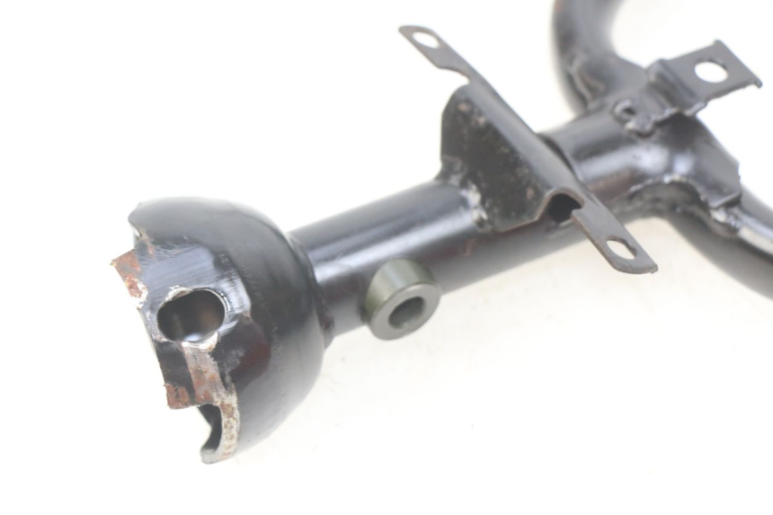 photo de MANUBRIO PEUGEOT KISBEE 4T 50 (2010 - 2017) - Zoom sullo stato d'uso