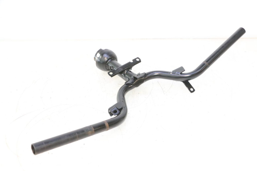 photo de MANUBRIO PEUGEOT KISBEE 4T 50 (2023 - 2026) - Altra angolazione