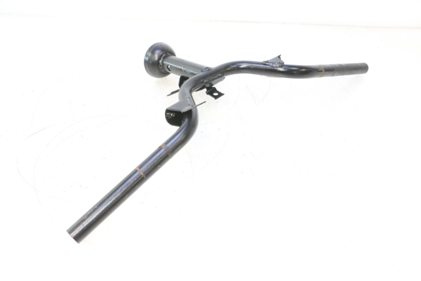 photo de MANUBRIO PEUGEOT KISBEE 4T 50 (2023 - 2026) - Stato della superficie e materiale