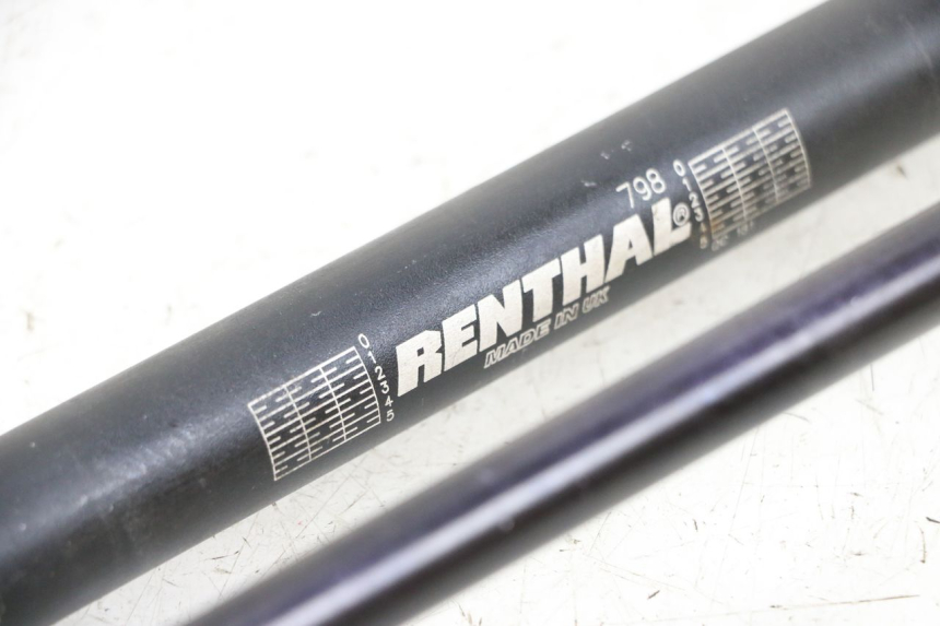 photo de MANUBRIO RIEJU MRT 50 (2018 - 2021) - Stato della superficie e materiale