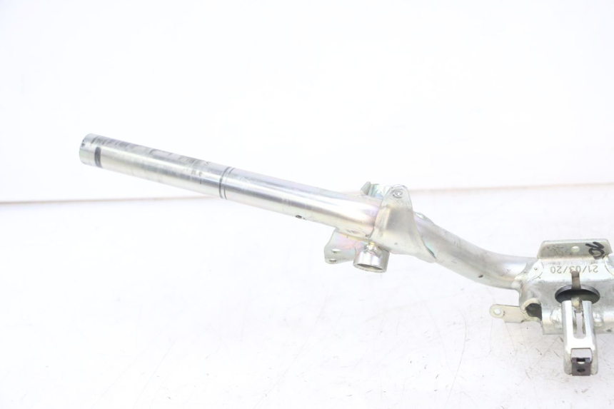 photo de MANUBRIO PIAGGIO NEW TYPHOON 50 (2018 - 2021) - Dettagli dei punti di fissaggio