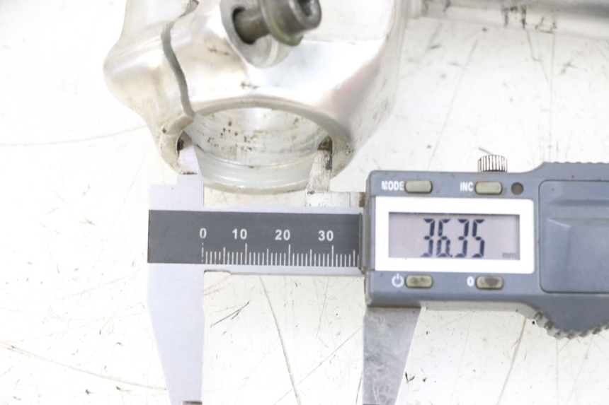 photo de MANUBRIO HONDA NSR R 125 (1994 - 2003) - Dettaglio del componente