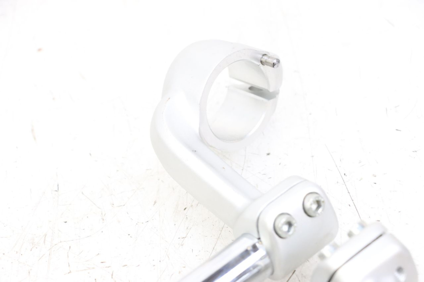 photo de MANUBRIO ROYAL ENFIELD CONTINENTAL GT 650 (2019 - 2024) - Primo piano tecnico