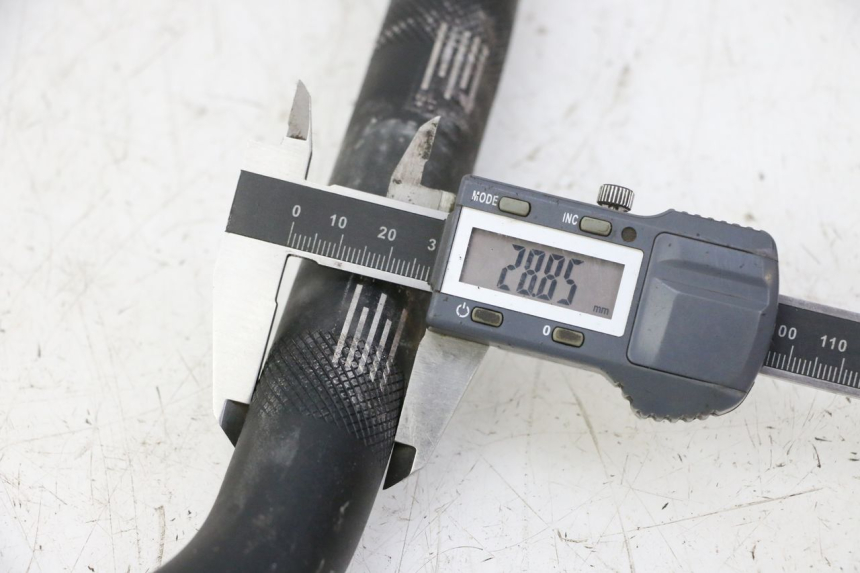 photo de MANUBRIO GILERA SMT SUPERMOTARD 50 (2009 - 2017) - Dettagli dei punti di fissaggio