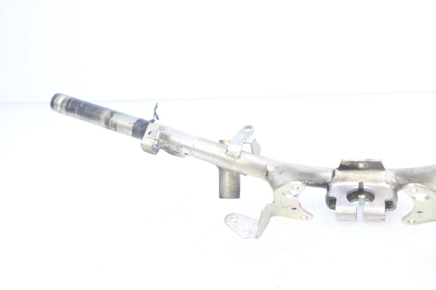 photo de MANUBRIO PIAGGIO VESPA PRIMAVERA 2T 50 (2013 - 2018) - Dettagli dei punti di fissaggio