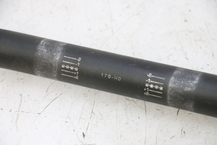 photo de MANUBRIO YAMAHA YZ-F YZF 250 (2014 - 2018) - Zoom sullo stato d'uso