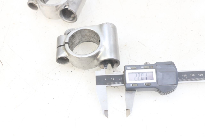 photo de MANUBRIO KAWASAKI ZX-6R ZX6R 600 (1995 - 1997) - Dettaglio del componente