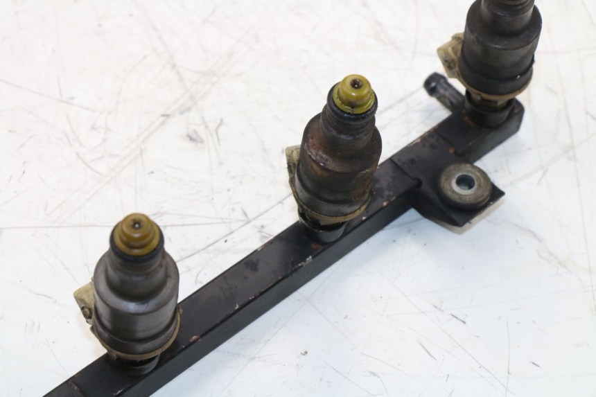 photo de INIETTORE BMW K100 1000 (1982 - 1990) - Primo piano tecnico