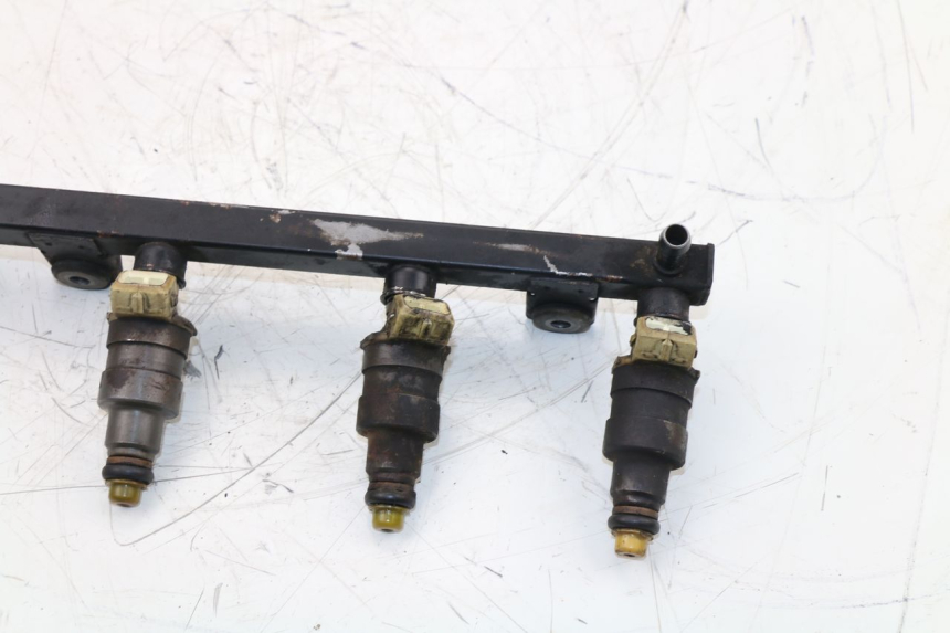 photo de INIETTORE BMW K100 1000 (1982 - 1990) - Dettagli dei punti di fissaggio