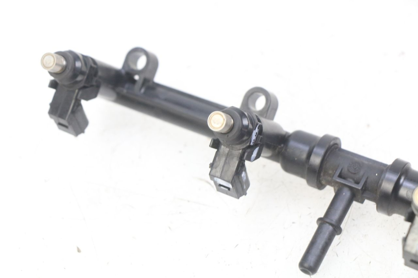 photo de INIETTORE HONDA CB R 1000 (2018 - 2023) - Ricambio usato controllato