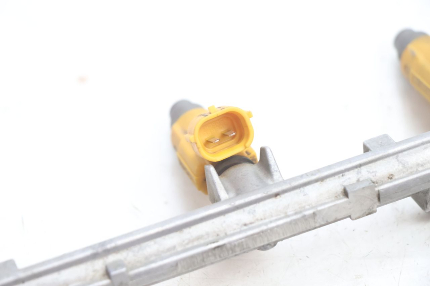 photo de INIETTORE YAMAHA FJR 1300 (2001 - 2005) - Altra angolazione