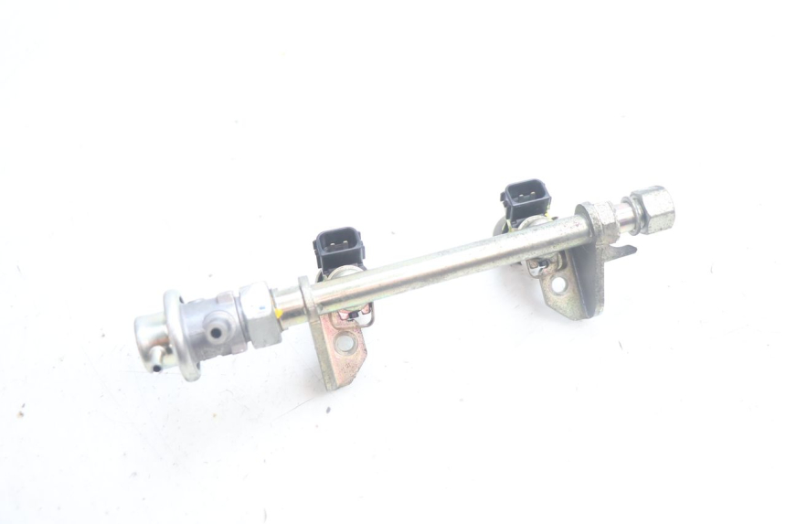 photo de INIETTORE HONDA FJS SILVER WING SILVERWING 400 (2005 - 2008) - Dettagli dei punti di fissaggio