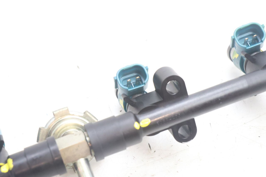 photo de Iniettore YAMAHA FZ8 800 (2010 - 2016) - Stato della superficie e materiale