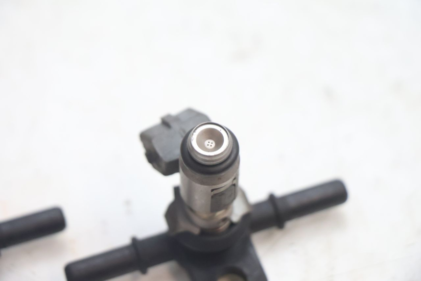 photo de INIETTORE GILERA GP 800 (2007 - 2013) - Ricambio usato controllato