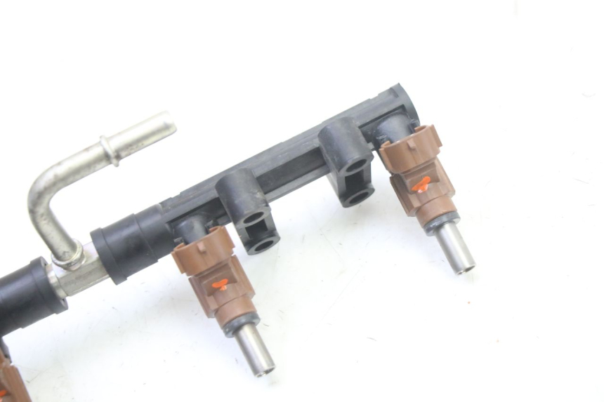 photo de Iniettore SUZUKI GSR 750 (2011 - 2017) - Zoom sullo stato d'uso