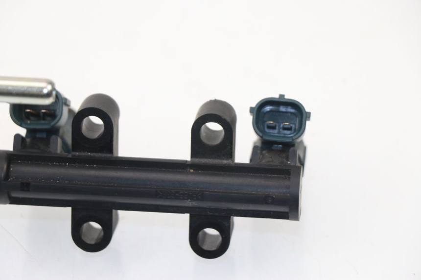 photo de INIETTORE KAWASAKI Z800 Z ABS 800 (2013 - 2017) - Dettagli dei punti di fissaggio